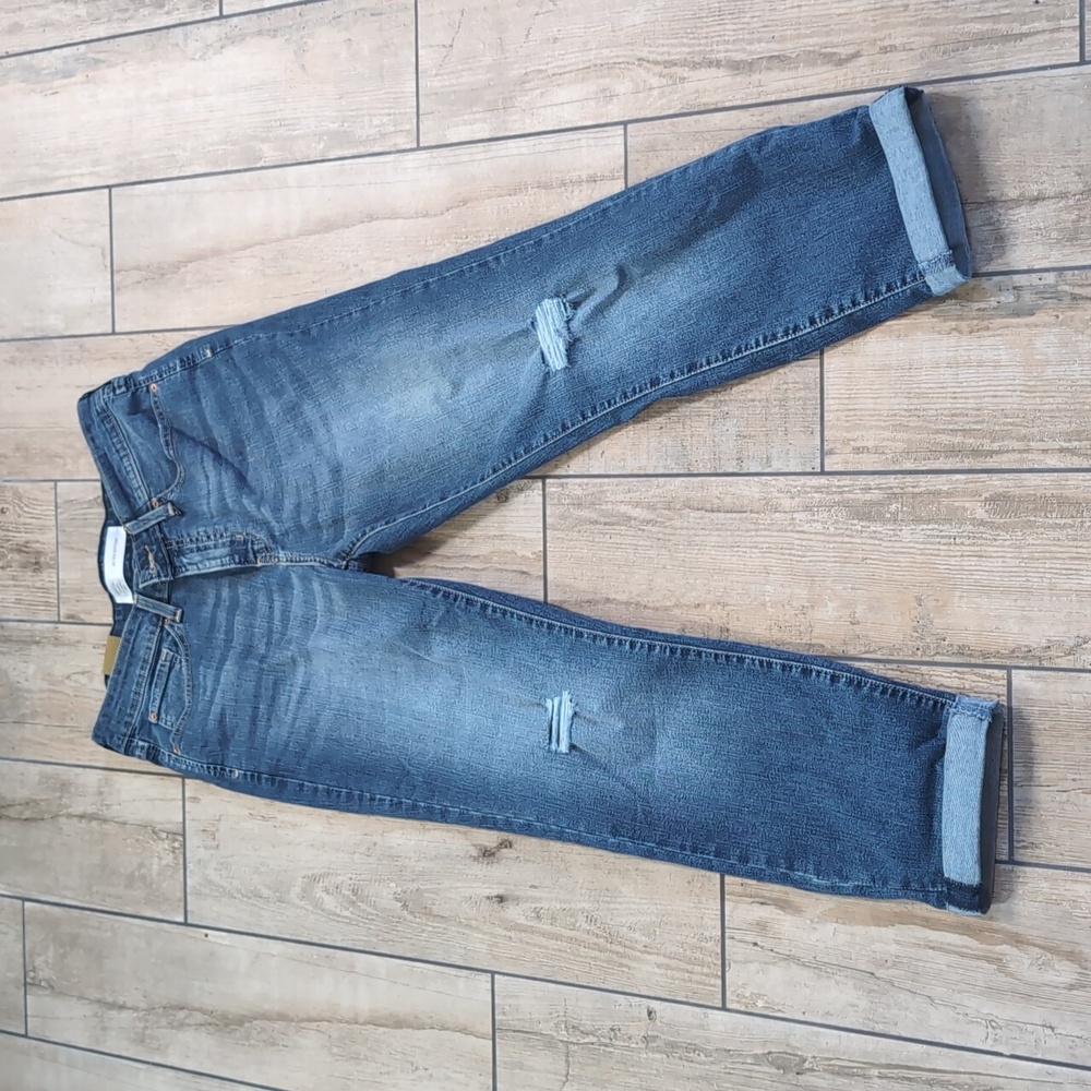 NWT Signature by Levis Distressed Cuffed Mid Rise Slim Boyfriend Denim Jeans - Picture 2 of 6